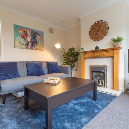 Leconfield Close - Comfy House And Free Parking Kingston upon Hull Exteriör bild