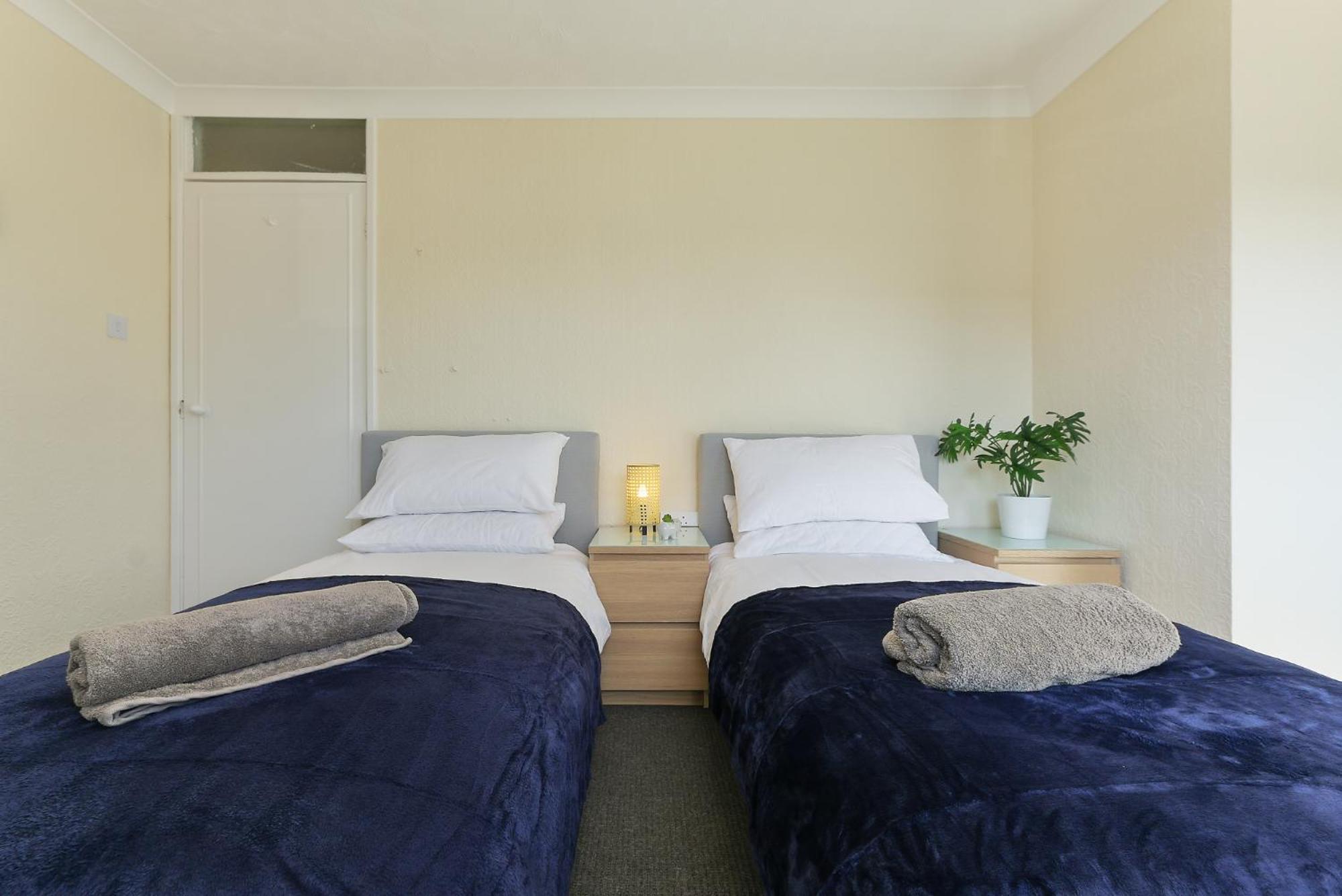 Leconfield Close - Comfy House And Free Parking Kingston upon Hull Exteriör bild