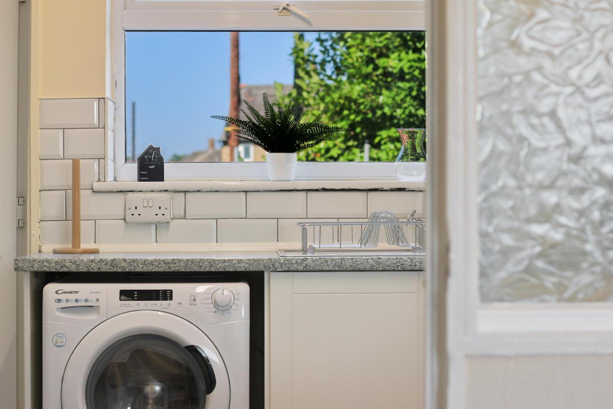 Leconfield Close - Comfy House And Free Parking Kingston upon Hull Exteriör bild